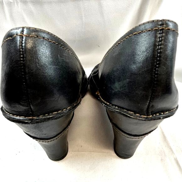Clarks Artisan Black leather Size 9 heel wedge women's shoe - Picture 2 of 12